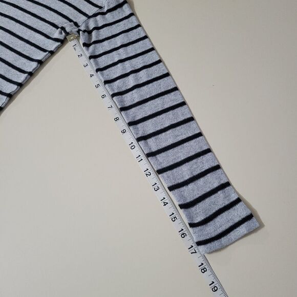 J.Crew Women's Roundneck Black Gray Stripe Long Sleeve Pullover Top - Picture 6 of 15